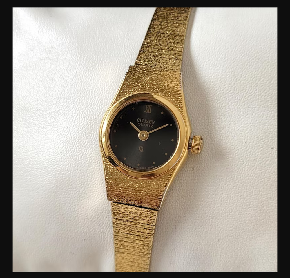Vintage Citizen Womens Watch Gold Case 18mm Black Dial Gold Plated Bracelet